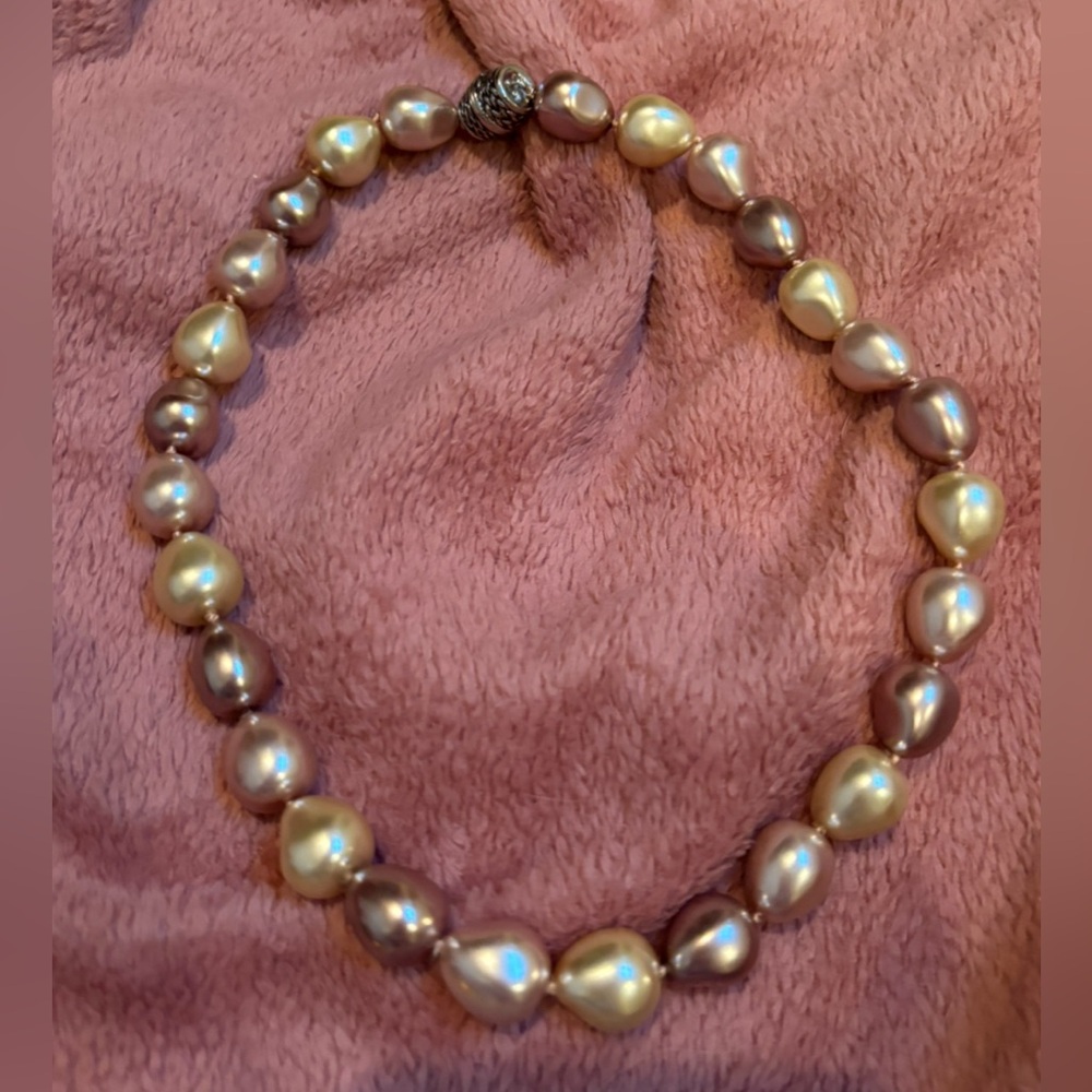 Premier Designs Faux Pearl Pearl Necklace Magnetic Closure - 2 for $12 - Picture 1 of 4